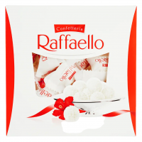 Конфеты Raffaello в кокосовой стружке с целым миндальным орехом, 260 г 
