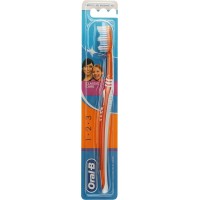 Зубная щетка Oral-B classic medium, 1 шт